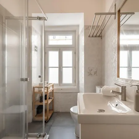 Appartamento B1 Luminous Gem For 6 In Bica Neighborhood - Lis Downtown! *