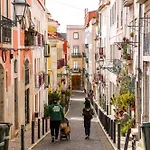 Apartmán B1 Luminous Gem For 6 In Bica Neighborhood - Lis Downtown!