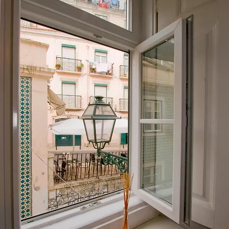 Apartamento B1 Bairro Alto - Bica Spacious Bright