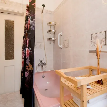 Appartement B1 Luminous & Spacious Gem! Lis Downtown In Bica Neighborhood