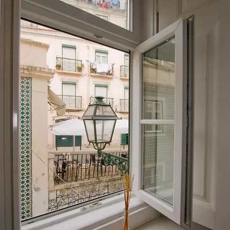 Appartement B1 Luminous & Spacious Gem! Lis Downtown In Bica Neighborhood