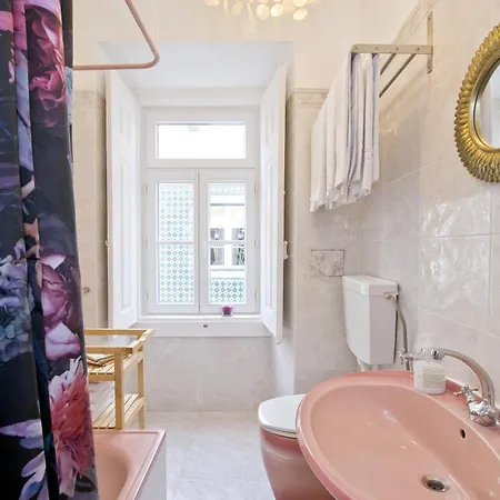 B1 Luminous & Spacious Gem! Lis Downtown In Bica Neighborhood Appartement Lisboa